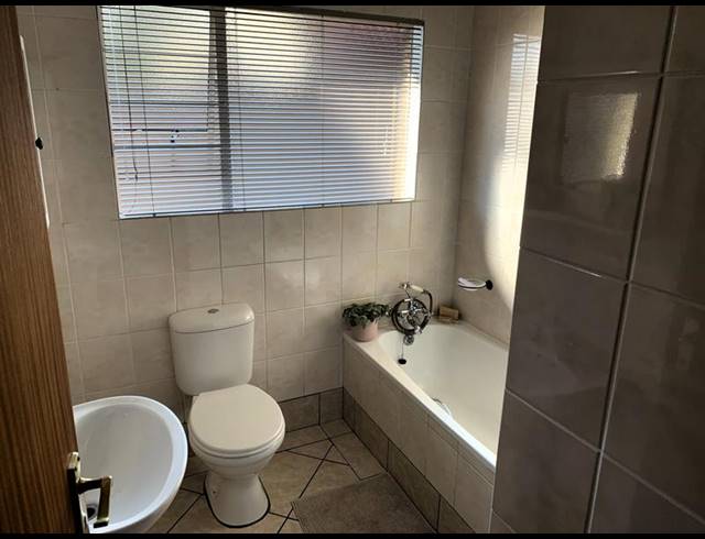 3 BEDROOM TOWNHOUSE FOR SALE IN WITFIELD